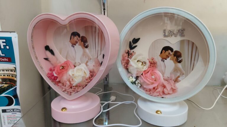 Heart-Shaped LED Flower Frame